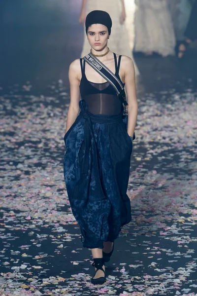 Look 54